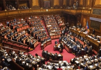 Editoriale: Il Parlamento batte un colpo